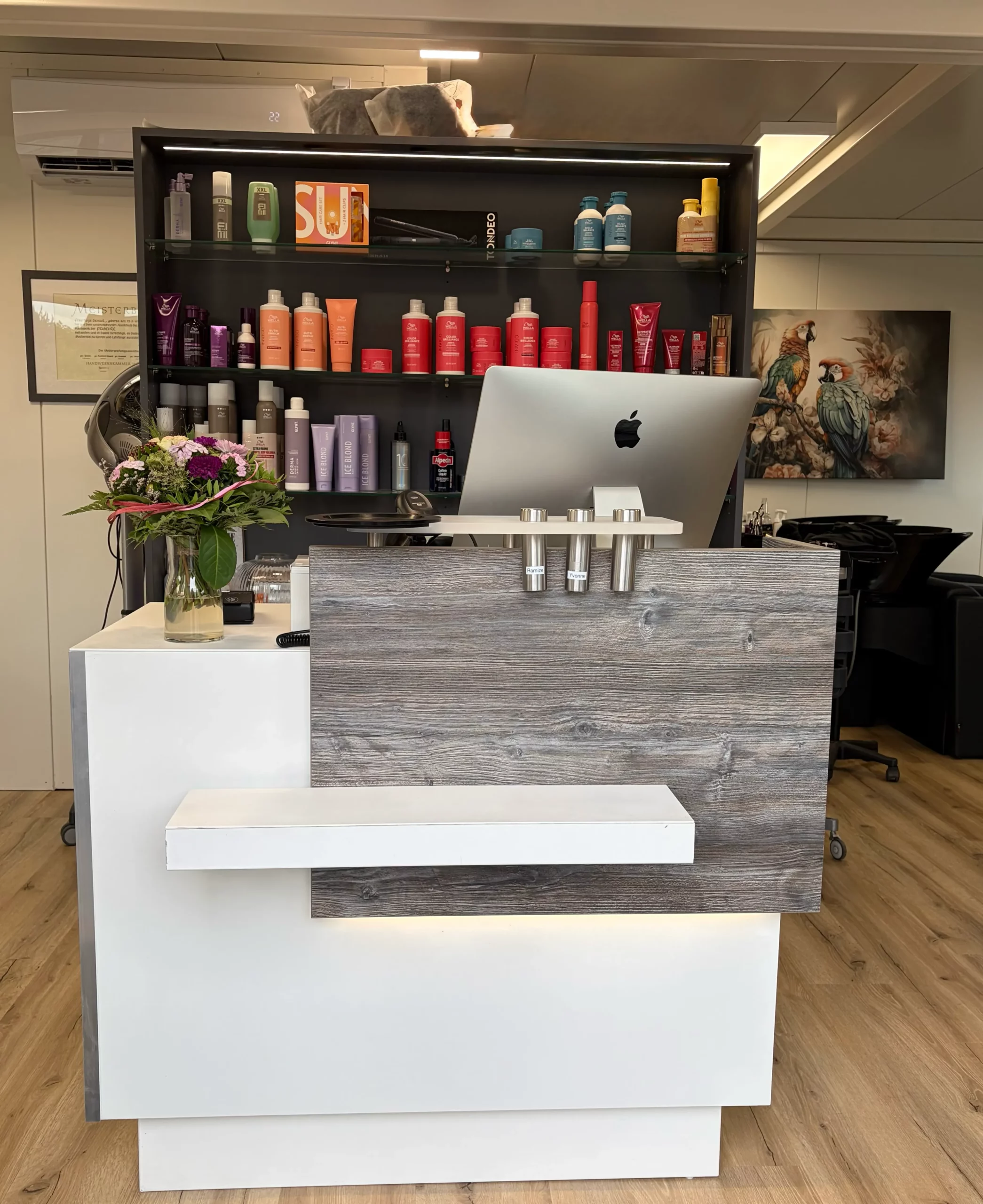 Ansicht Eingangs-bereich Friseur Steffen